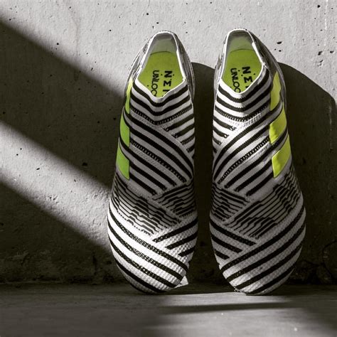 adidas fußballschuh nemeziz 17.3 in|adidas nemeziz laceless football boots.